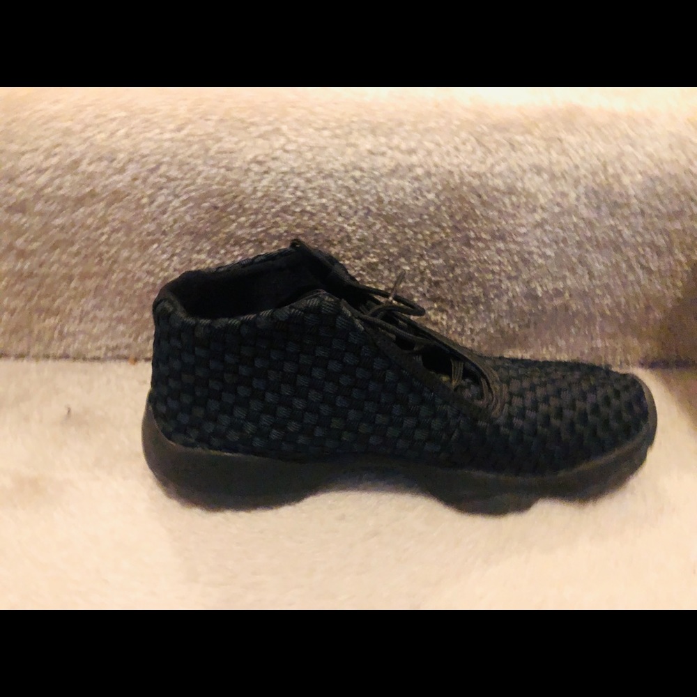 Black men’s Jordens 13 mesh material